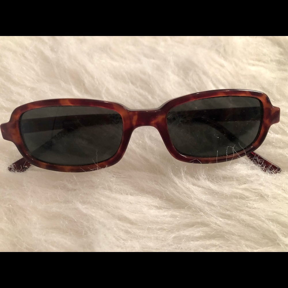 Tortoiseshell rectangle shape pretty sunglasses beautiful on!
